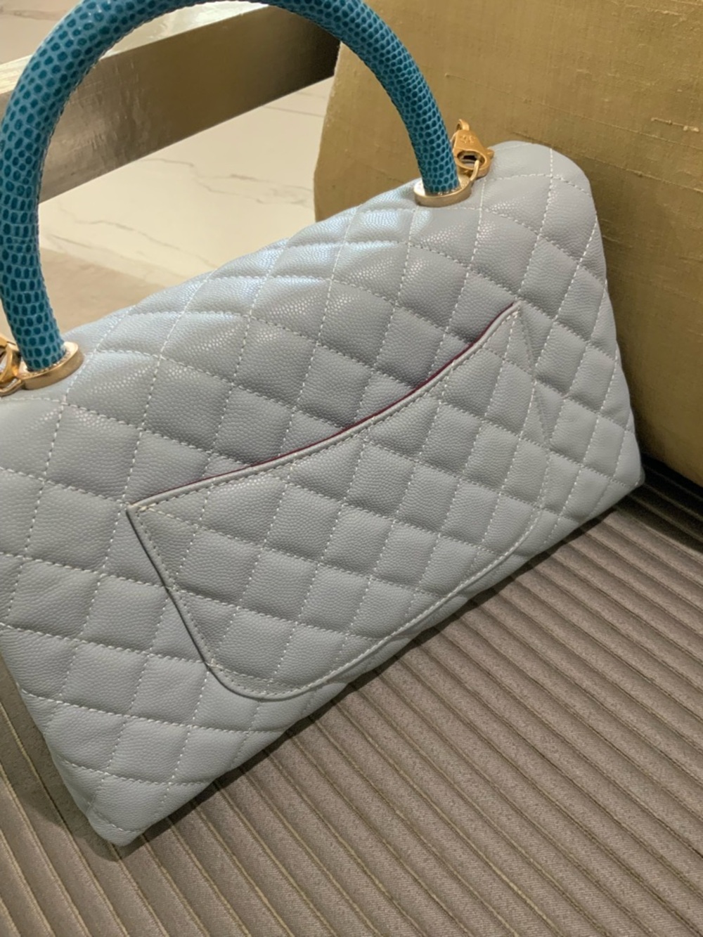 Classic CHANEL Bag: A Stylish and Versatile Choice for Elegance light blue - Picture 6 of 12